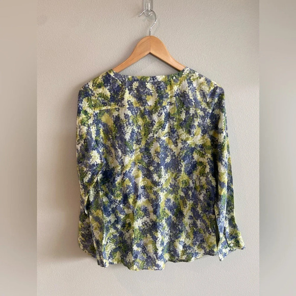 J. JILL Floral Print Cotton and Silk Blouse Size Small Petite Green/Blue - Picture 2 of 9
